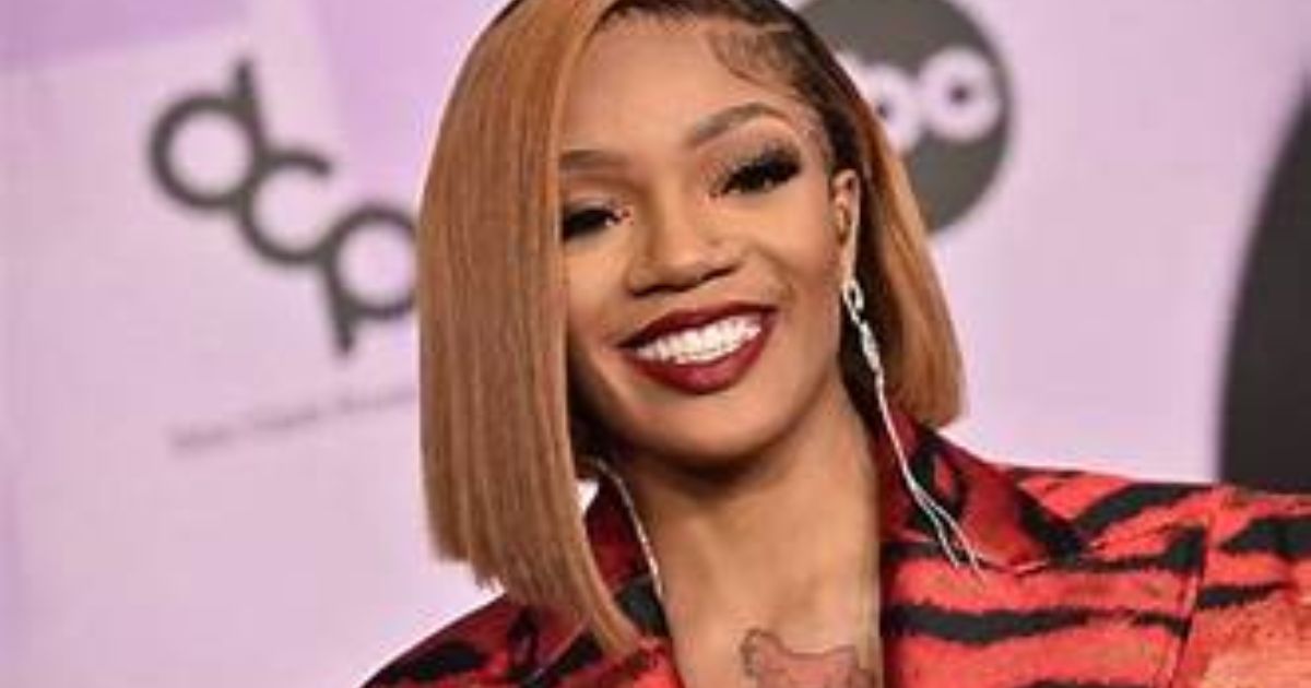 glorillas-catchy-song-yeah-glo-lyrics